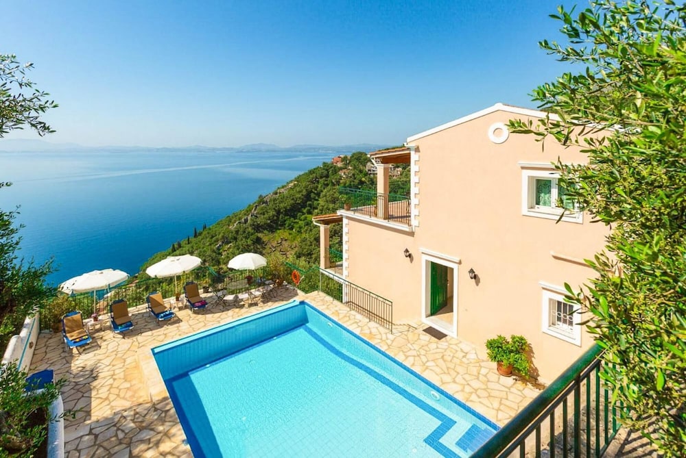 Villa Armandos — 4-Star Luxury Hotel in Corfu, Greece