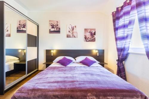 Niki Apartment