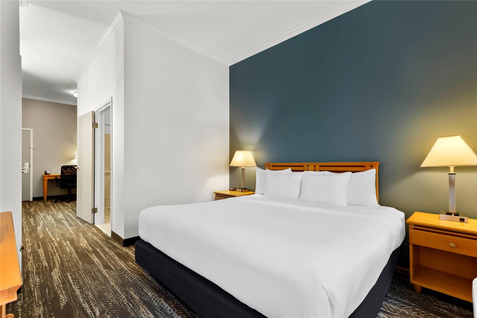 Clarion Suites Anchorage Downtown - photo 8