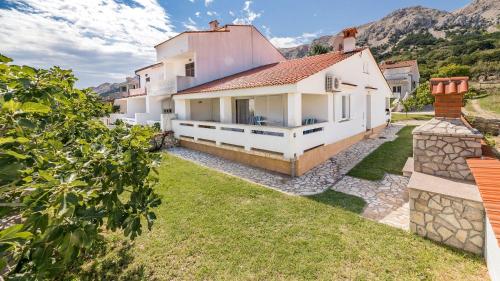 Charmantes Ferienhaus 200 Meter zum Strand in Baska, Croatia