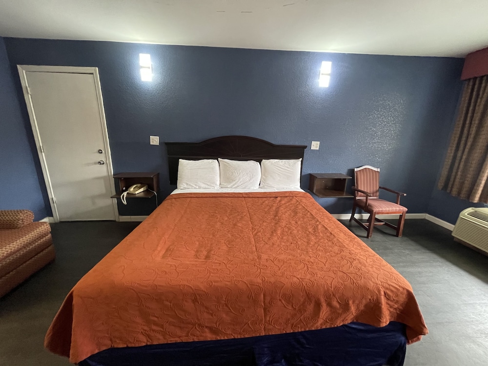 Key West Inn Roanoke - photo 9