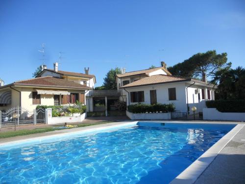 Villa Cà D'Oro — 4-Star Luxury Hotel in Caorle, Italy