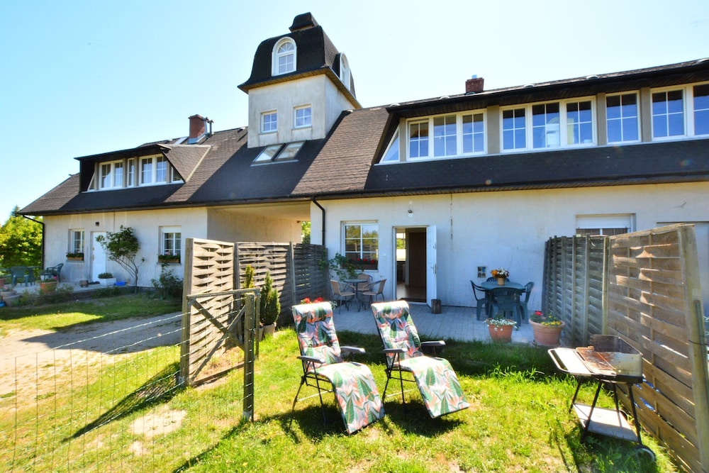Lake house with private garden and pier — 4-Star Luxury Hotel in Mielno, Poland