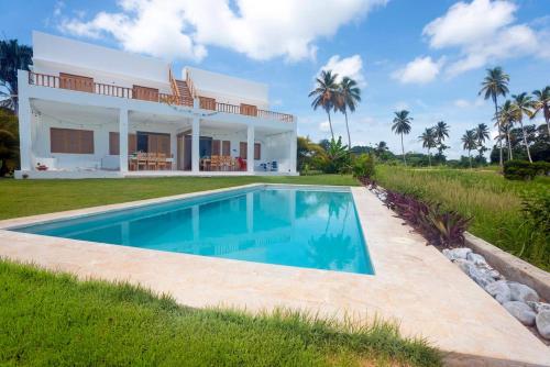 Villa Kalfu with AC — 4-Star Luxury Hotel in Samana, Dominican Republic