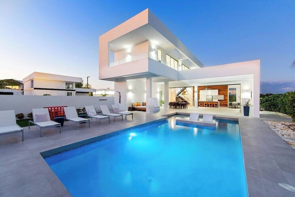 2bdr Beachside Vacation Villa Hotel Amenities v6 in Providenciales, Turks and Caicos Islands