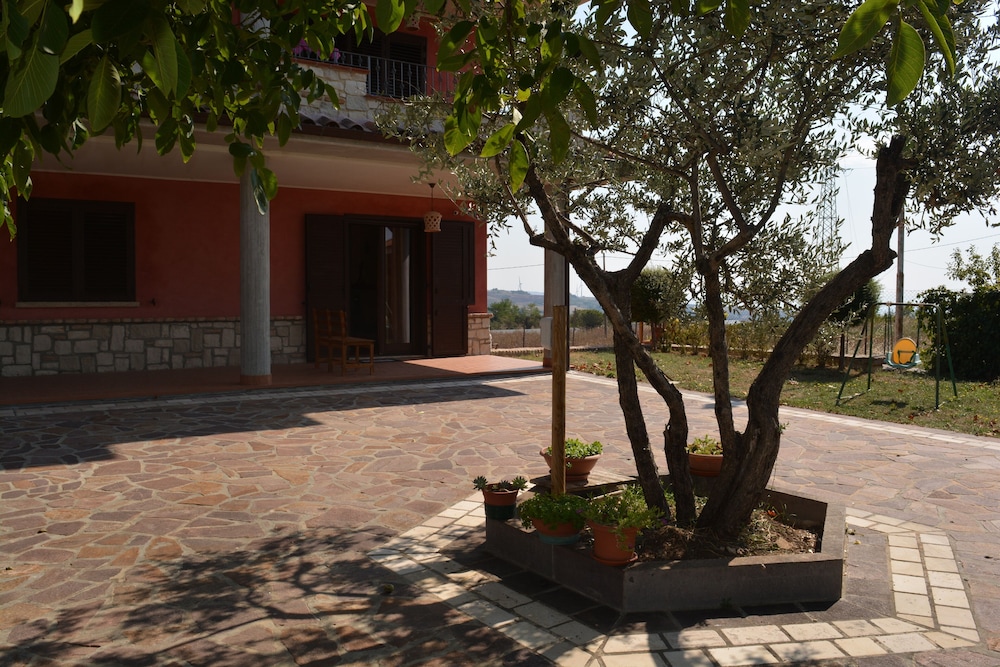da Nicolo — 4-Star Luxury Hotel in Matrice, Italy