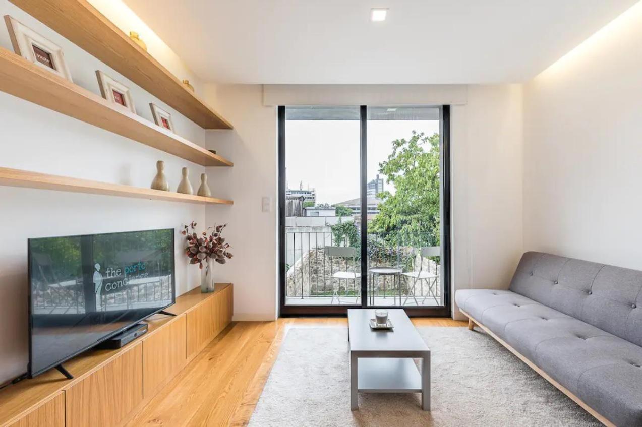 ApartmentsPorto Leisure Fun Apartment — 4-Star Luxury Hotel in Porto, Portugal