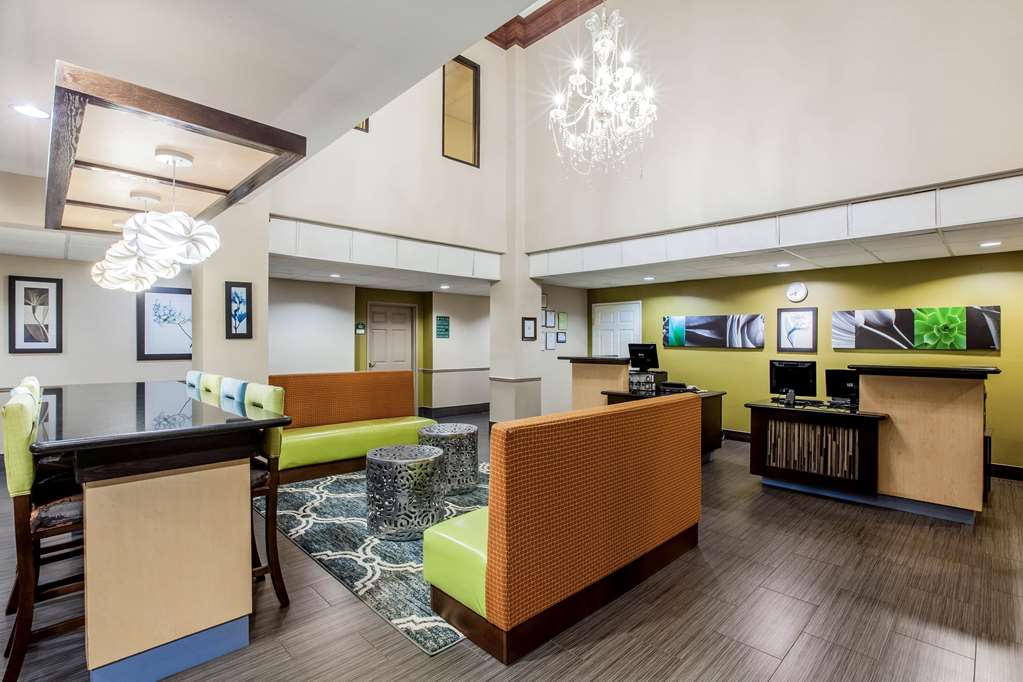 La Quinta Inn & Suites by Wyndham Pasadena - photo 6