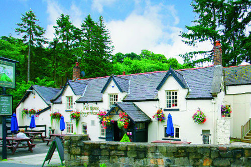 We Three Loggerheads — hotel in Mold