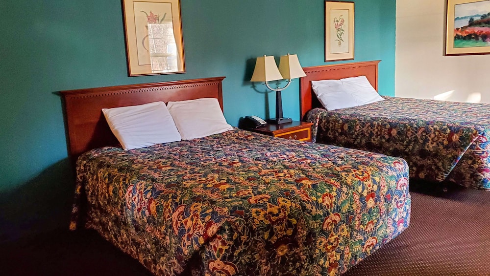 Windmill Inn Lynden - photo 10