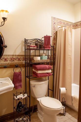 The Historic Wolf Hotel - photo 40