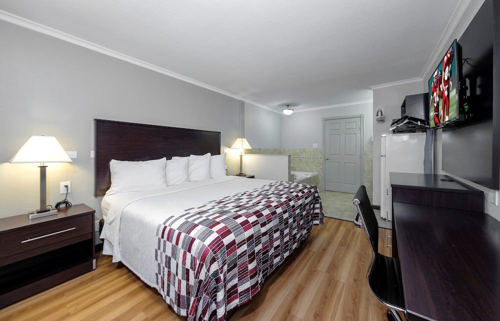Red Roof Inn Arlington Entertainment District - photo 10