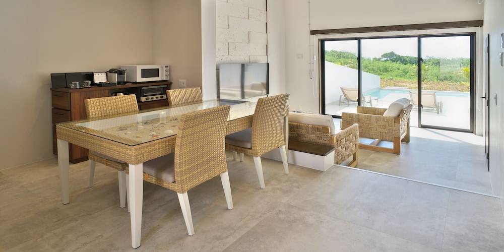 Adanresort Lana Villa Suite — 4-Star Luxury Hotel in Okinawa, Japan