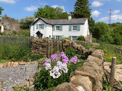 The Little Grebe — 4-Star Luxury Hotel in Swansea, United Kingdom