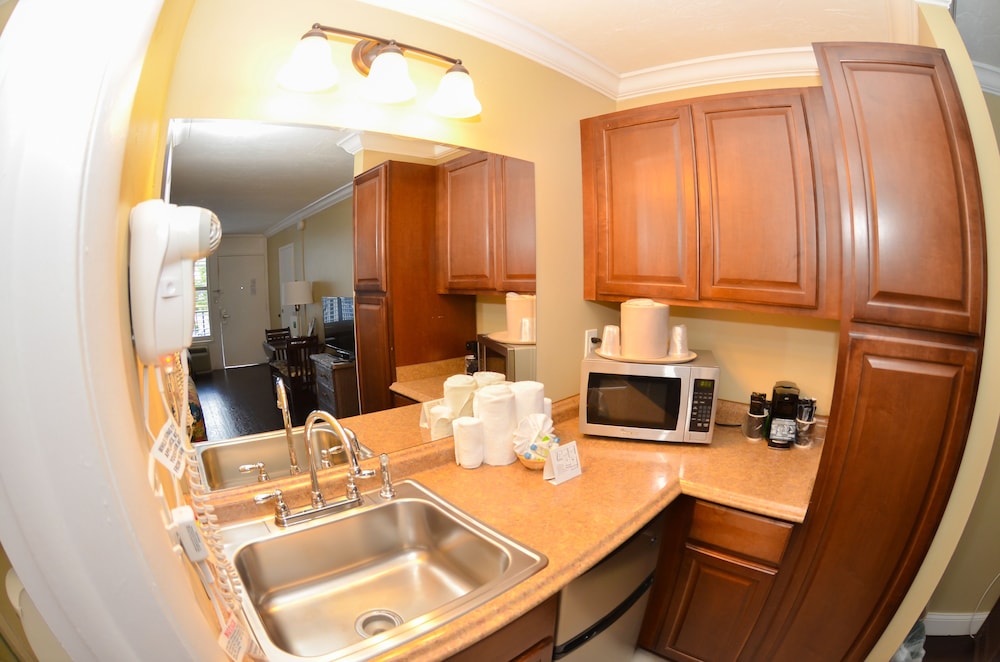 Gulfcoast Inn Naples - photo 18