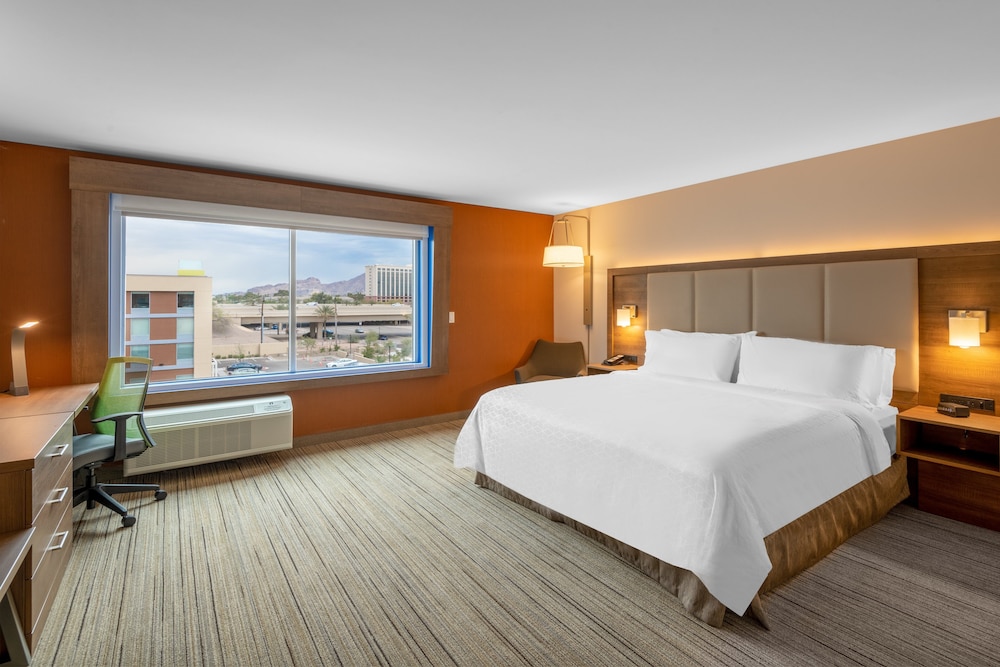Holiday Inn Express & Suites Phoenix Airport North by IHG - photo 63