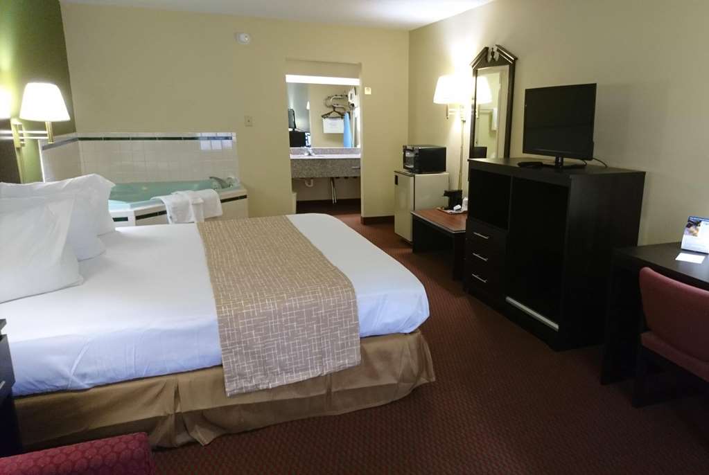 Travelodge by Wyndham Knoxville East - photo 6