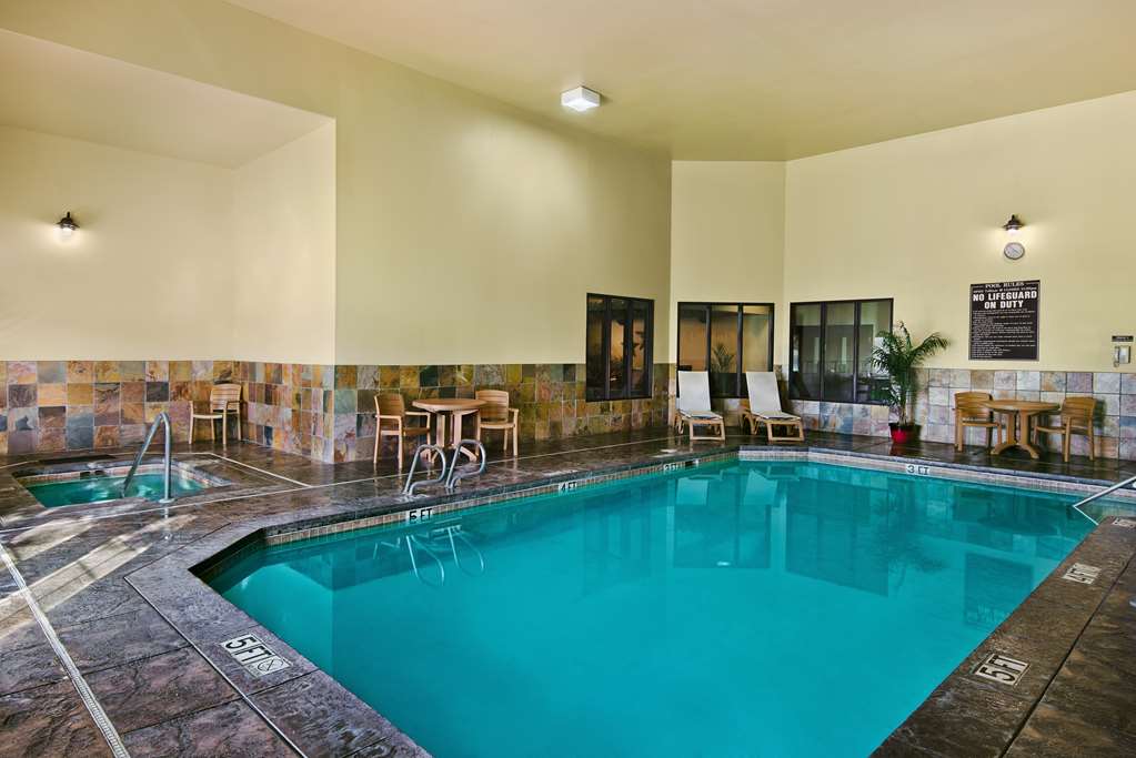 Oxford Suites Pendleton - photo 16