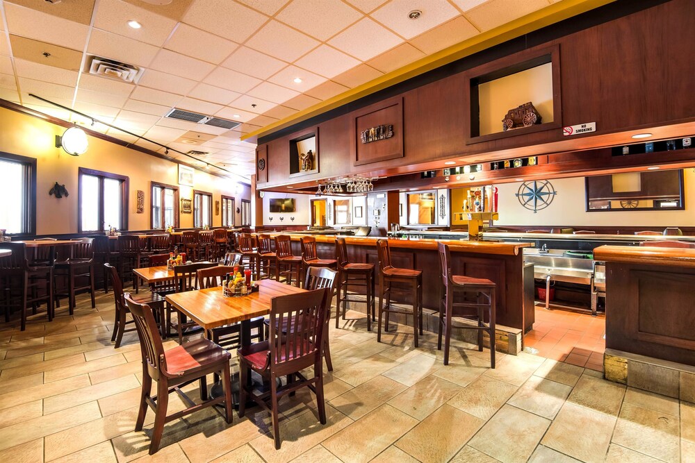 Red Lion Hotel St Joseph - photo 38