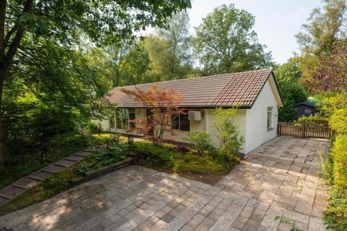 Luxe 12 Persoons Groepsvilla Gelijkvloers Met Tuin Loungeset — Apeldoorn