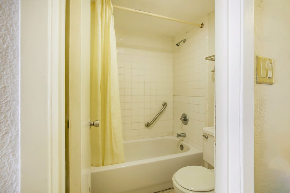OYO Hotel Jackson South I 55 - photo 15