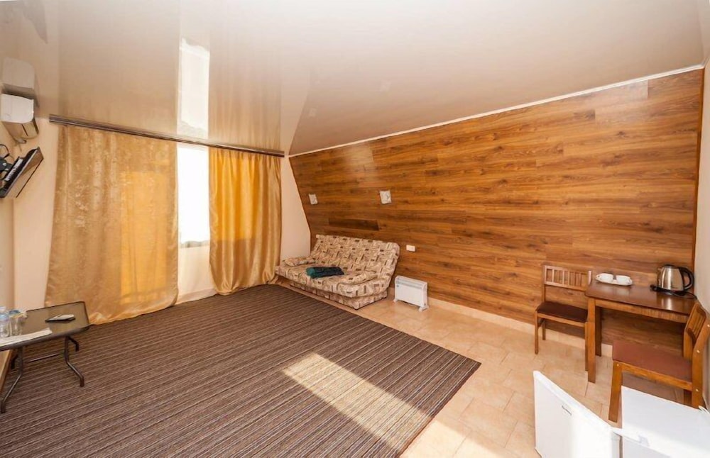 Bliss Hotel — hotel in Zaliznyy Port