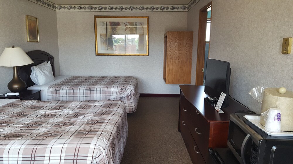 Richland Inn and Suites - photo 6