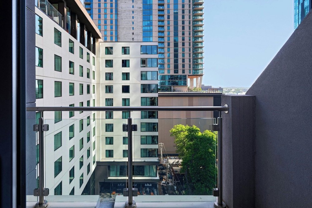 Fairfield by Marriott Inn & Suites Austin Downtown - photo 17