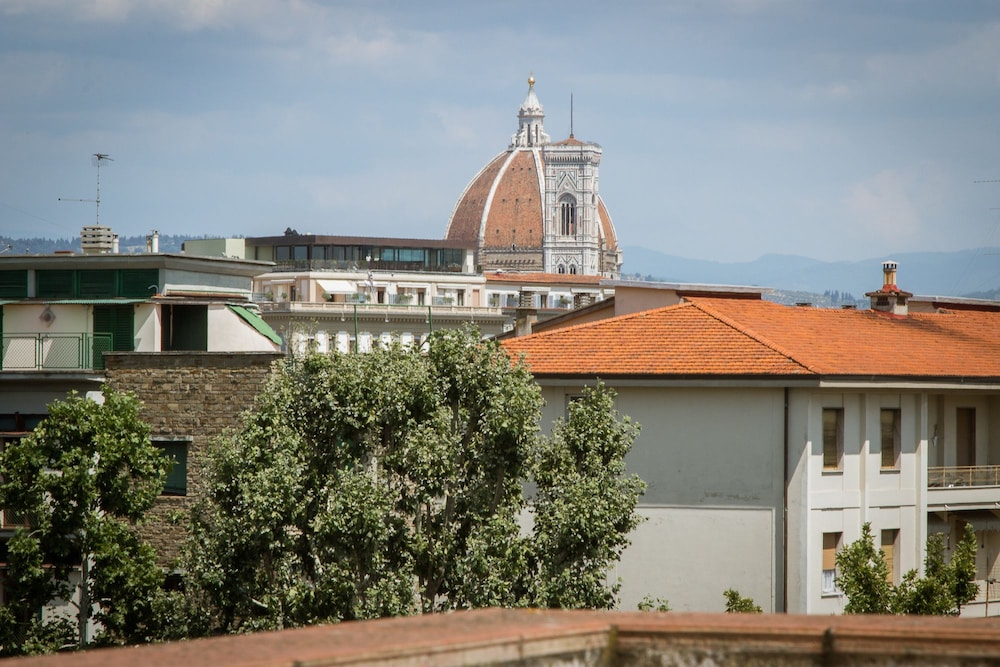 House in Florence Blue — 4-Star Luxury Hotel in Florence, Italy