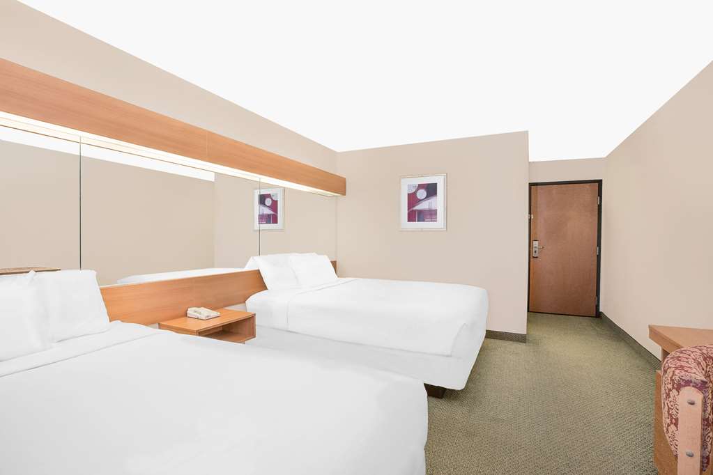 Microtel Inn & Suites by Wyndham Colfax Newton - photo 14