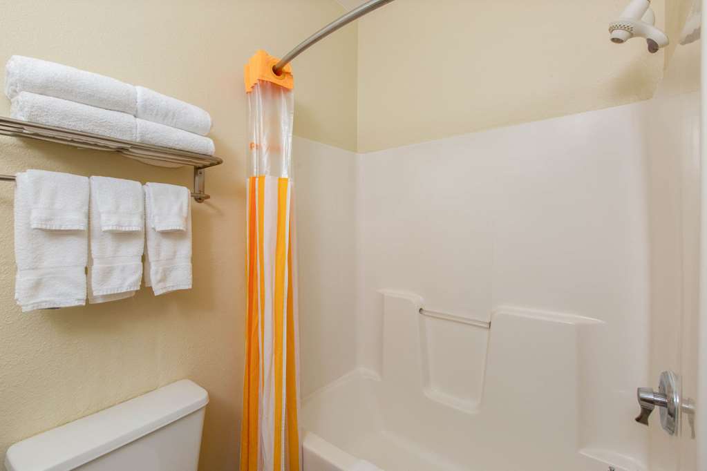 La Quinta Inn by Wyndham Lincoln Nebraska - photo 38