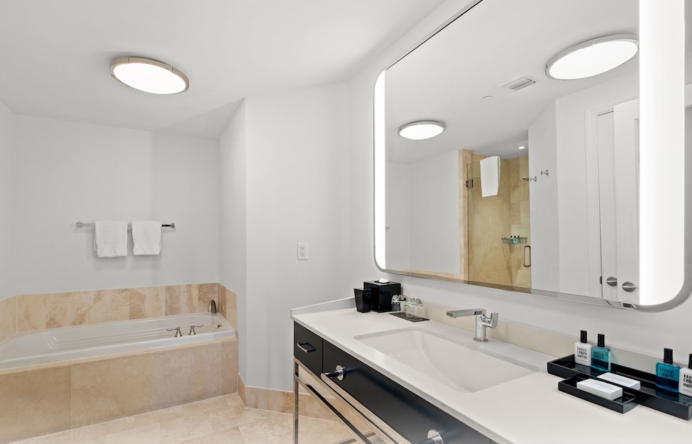 Fontainebleau Miami Beach Private Luxury Suites - photo 310