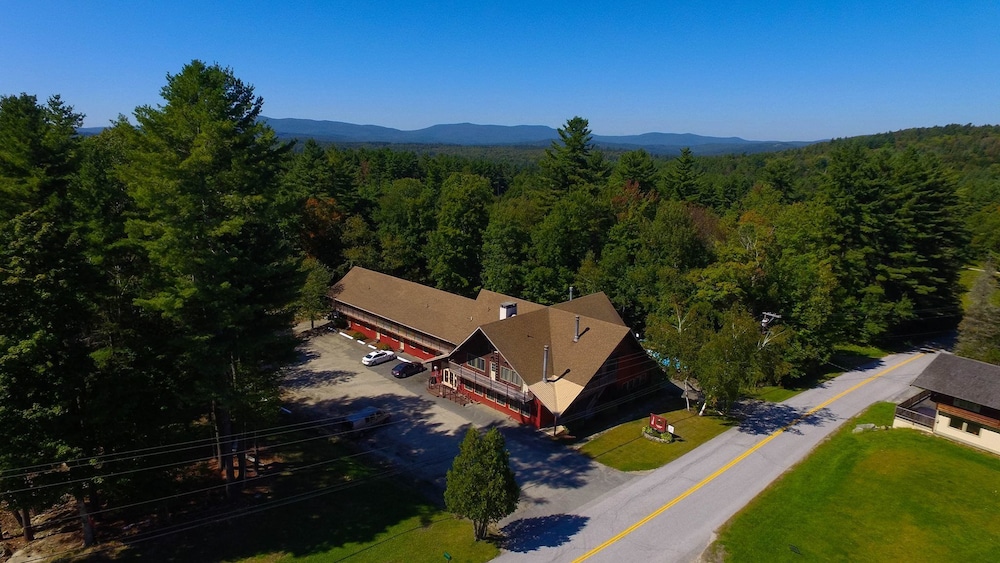 The Upper Pass Lodge at Magic Mountain - featured photo