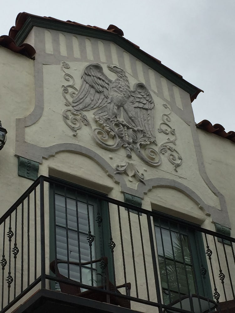 The Eagle Inn - photo 213