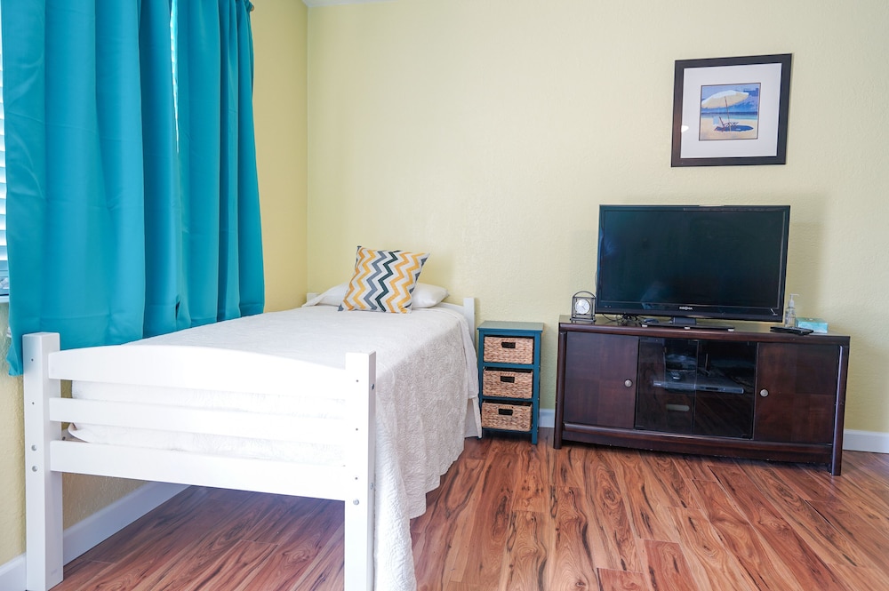 Mar Bay Motel &Suites - photo 13