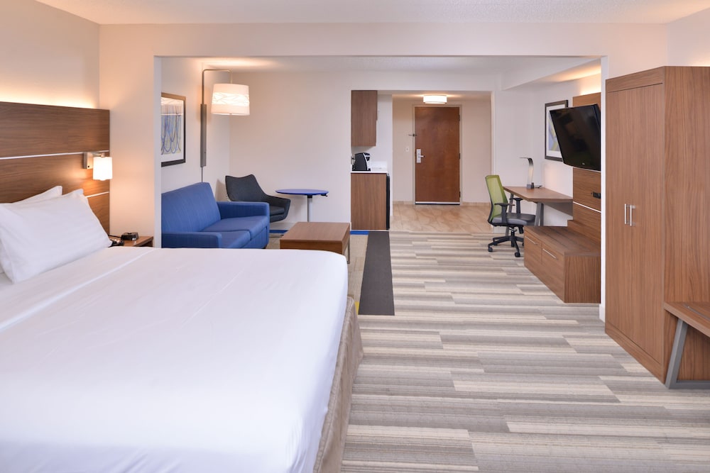 Holiday Inn Express & Suites Indianapolis Dtn Conv Ctr Area by IHG - photo 9