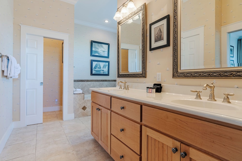 Pet Friendly Seacrest Home for 10 Resort Pool Beach Shuttle - photo 25