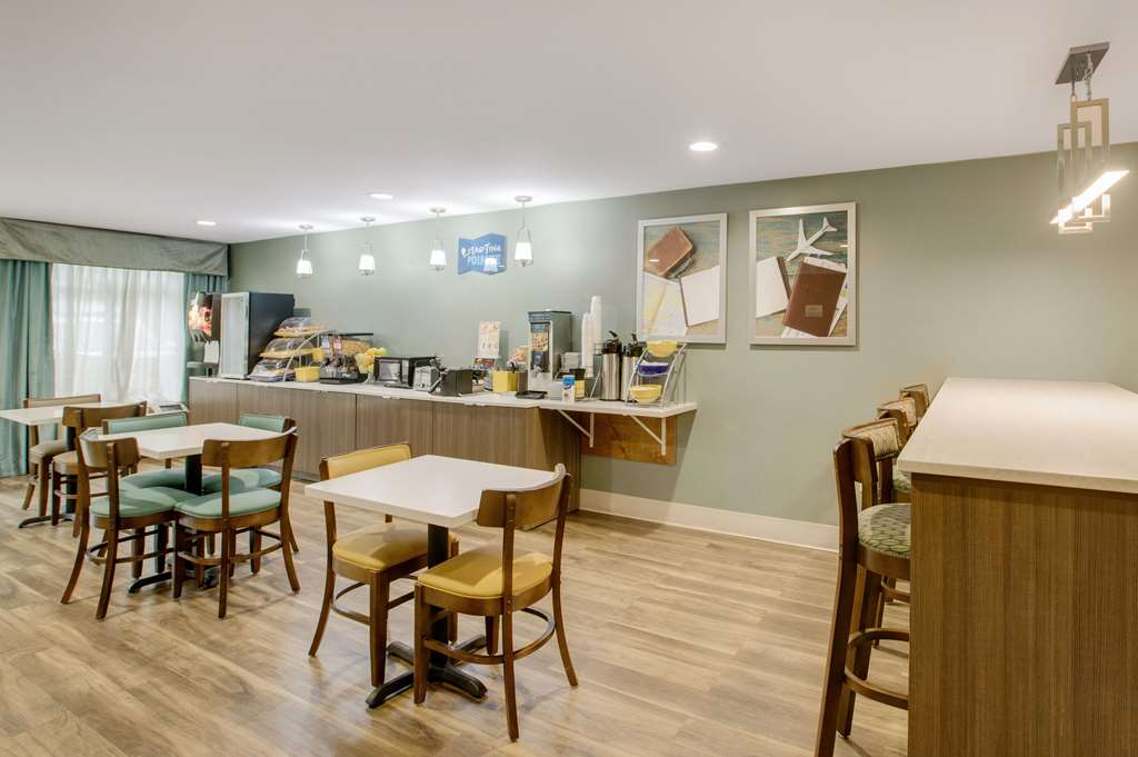 Clarion Pointe Atlanta Airport College Park - photo 26