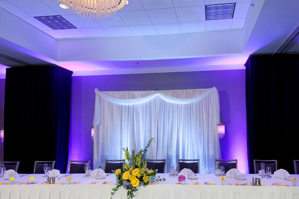 DoubleTree by Hilton Hotel Syracuse - photo 37