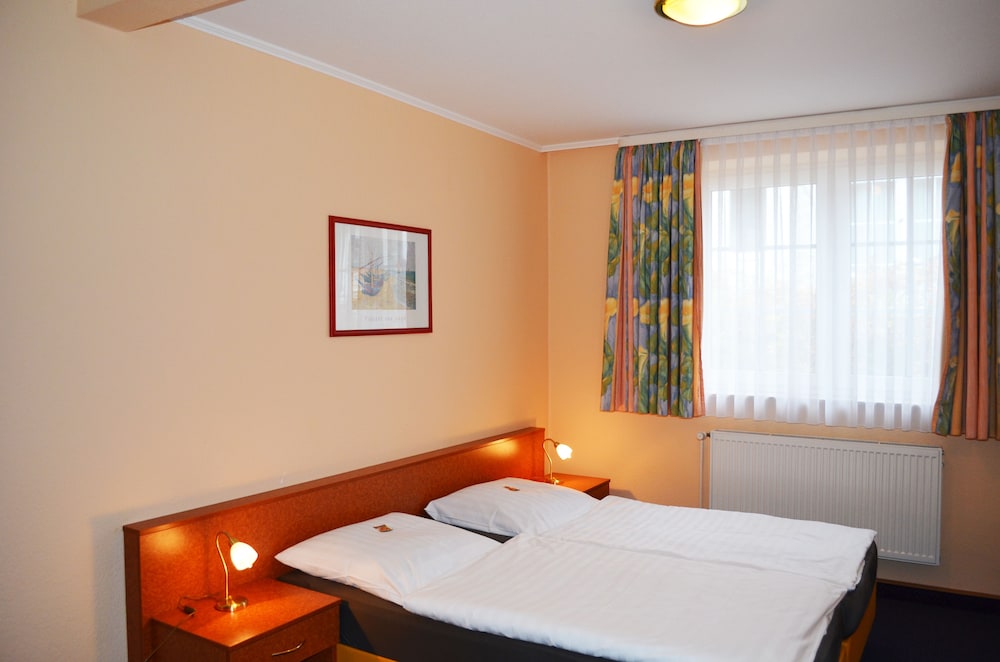 Waldhotel Humboldt FeWo1 — hotel in Salzhemmendorf