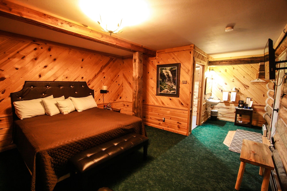 Judith Mountain Lodge - photo 3