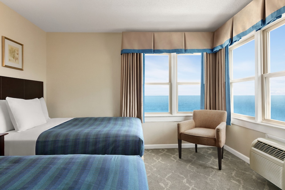 Harrison Hall Hotel - photo 23