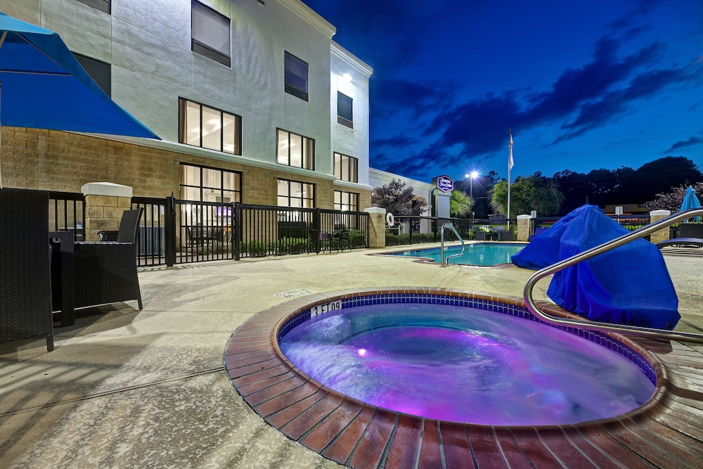 Hampton Inn & Suites Nacogdoches - photo 36