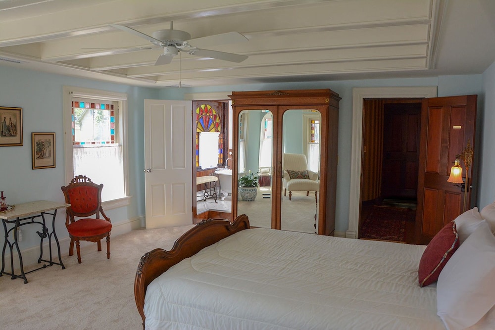 The Towers Bed & Breakfast - photo 12