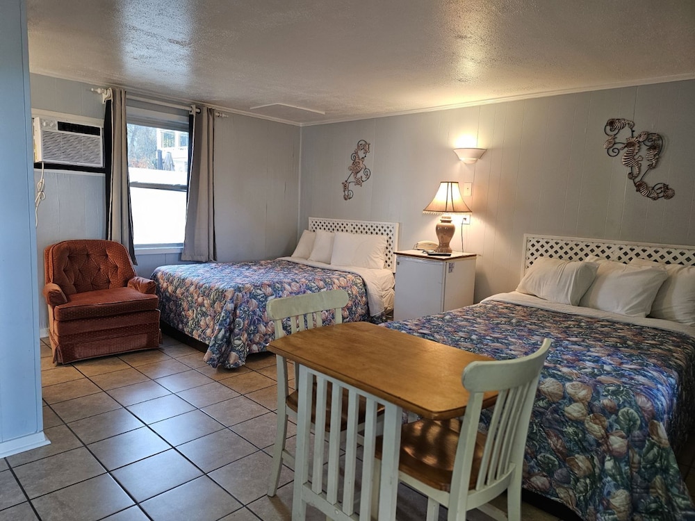 Captain's Cove Motel - photo 10
