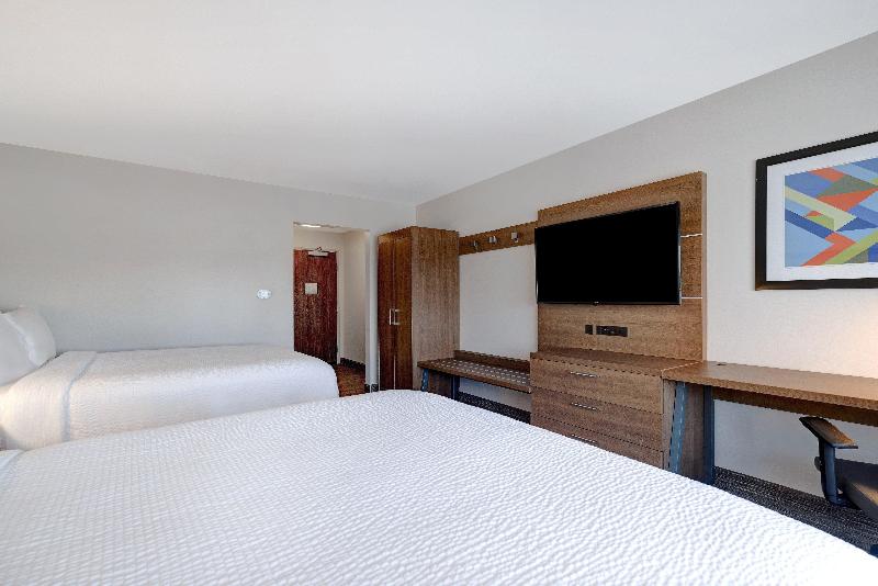 Holiday Inn Express & Suites Grand Rapids South Wyoming by IHG - photo 25