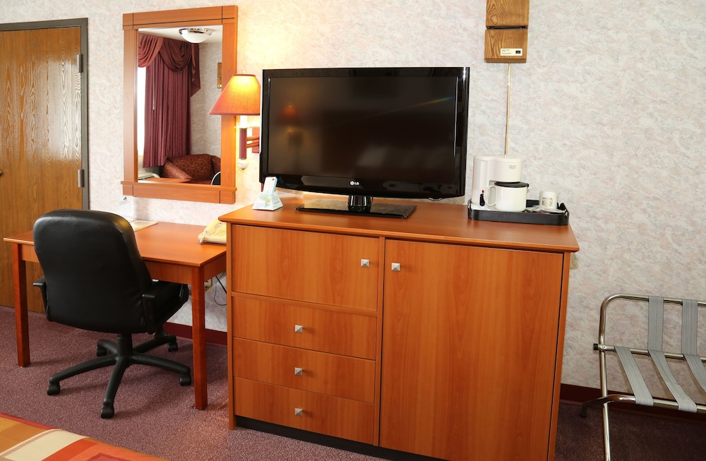 Magnuson Hotel Howell - photo 15