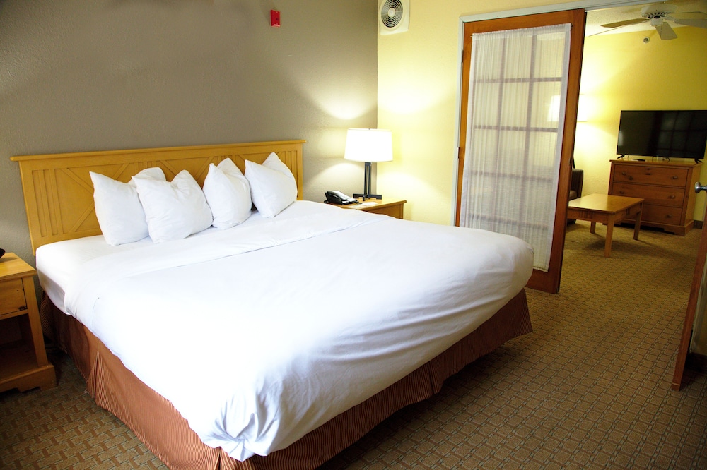 Country Inn & Suites by Radisson Bloomington Normal West IL - photo 4
