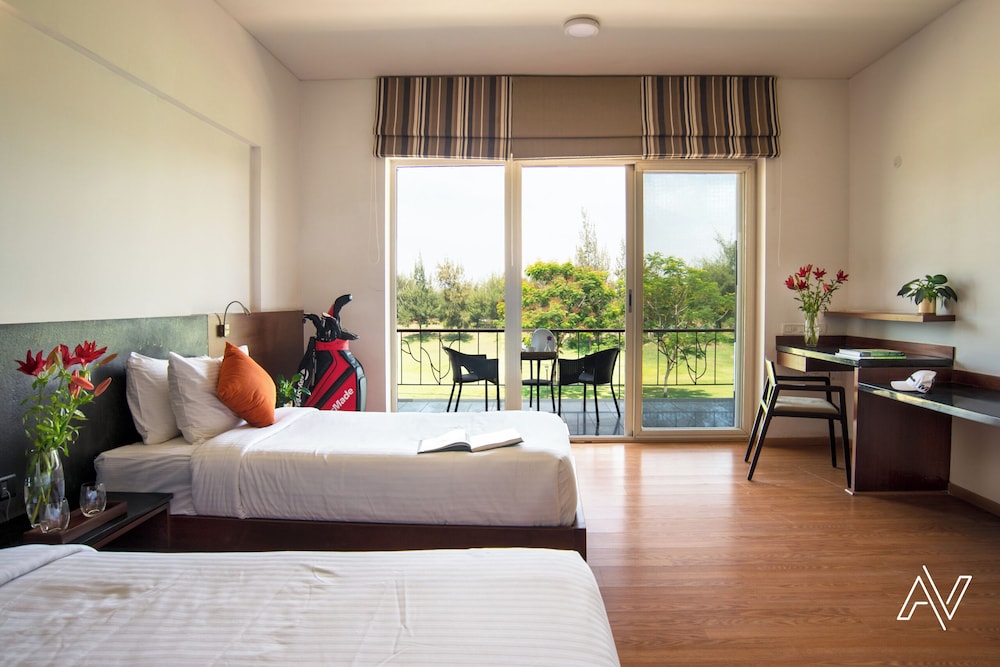 Clover Greens Golf Course and Resort in Hosur, India