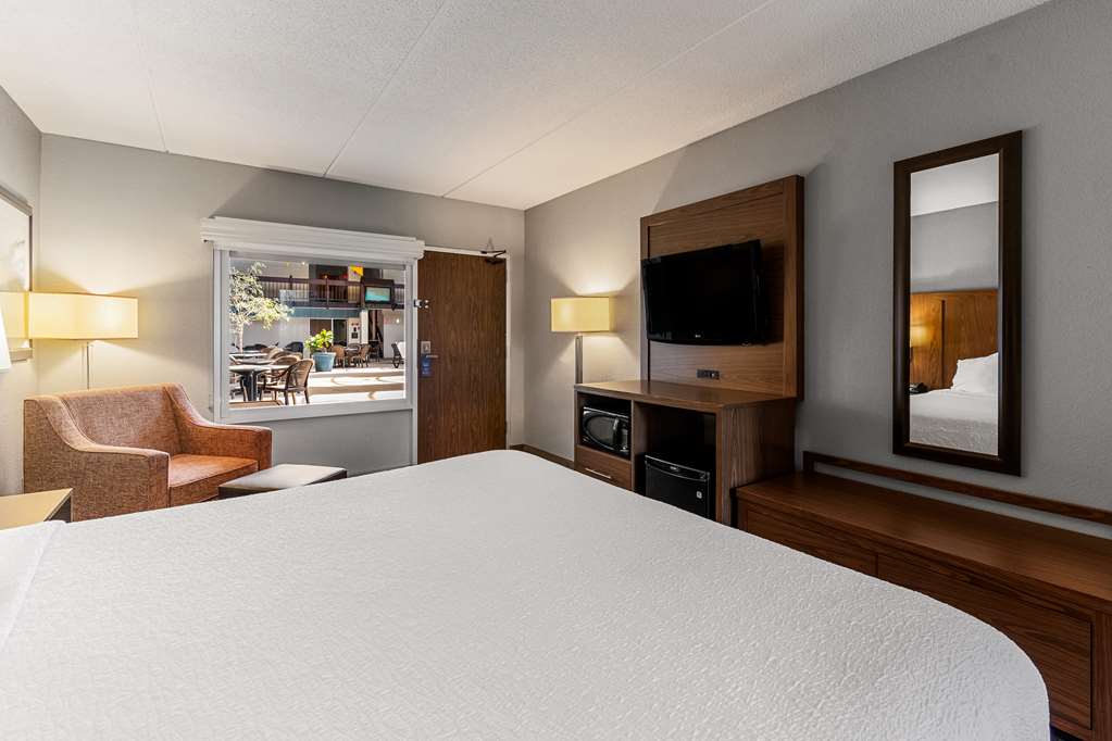 Best Western Bridgeview Hotel - photo 24